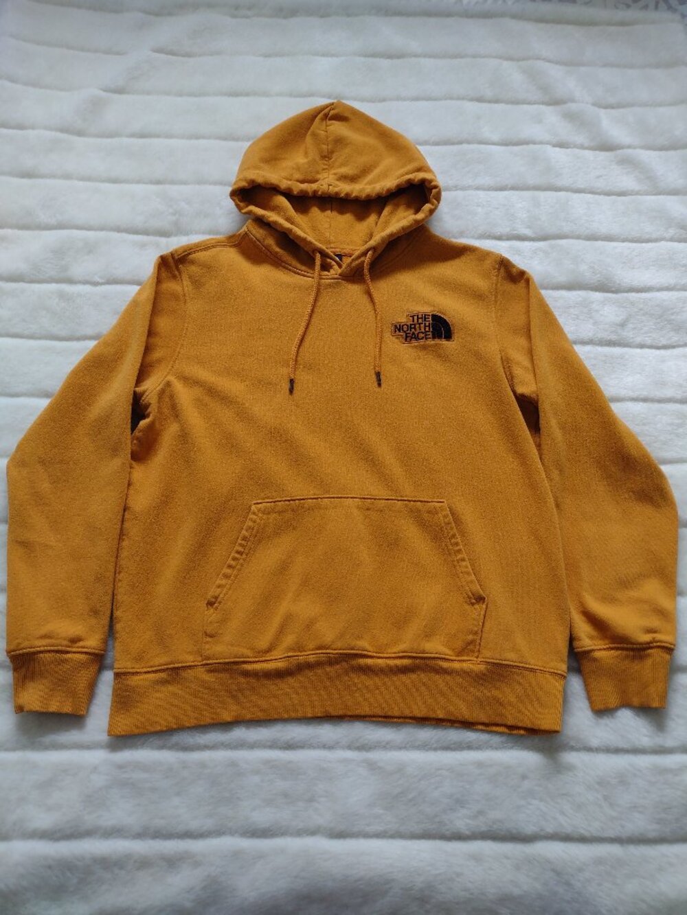 The North Face Men's Hoodie Sweatshirt Gold Medium Pullover